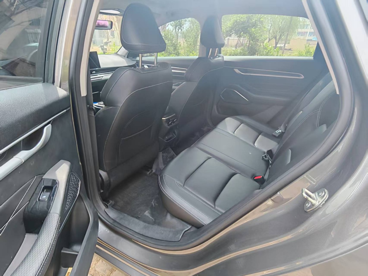 GEELY Emgrand 2023 car image #2