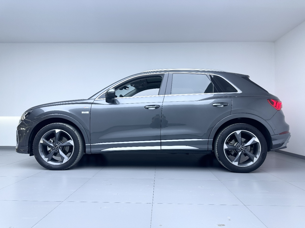 Audi Q3 2023 #2 Audi Q3 2023 car image #2