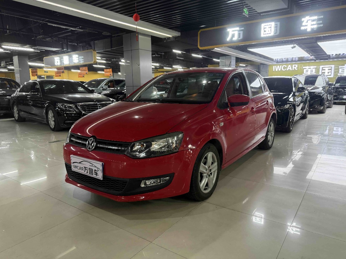 Volkswagen Polo 2011 car image 
