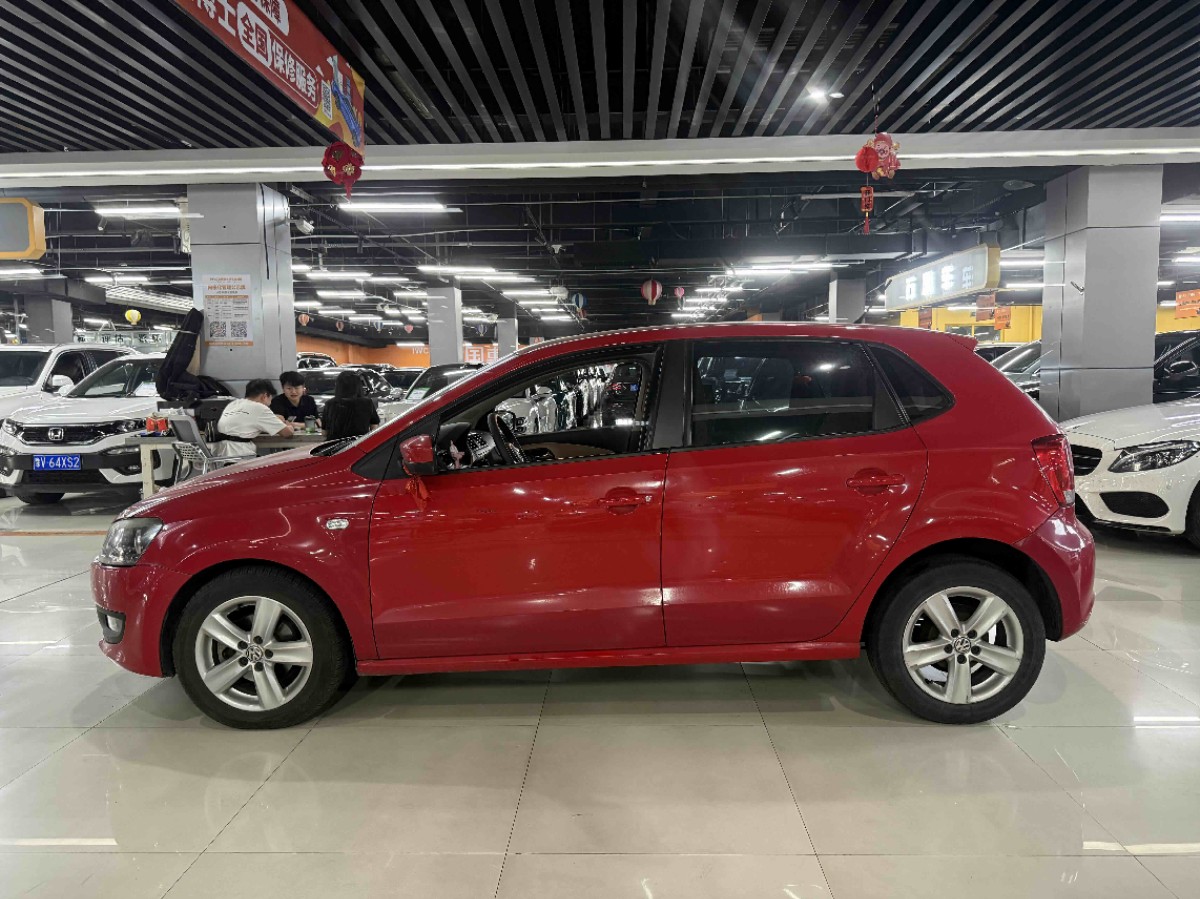 Volkswagen Polo 2011 car image #7