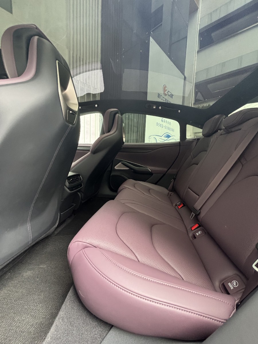 MI SU7 2025 car image #4