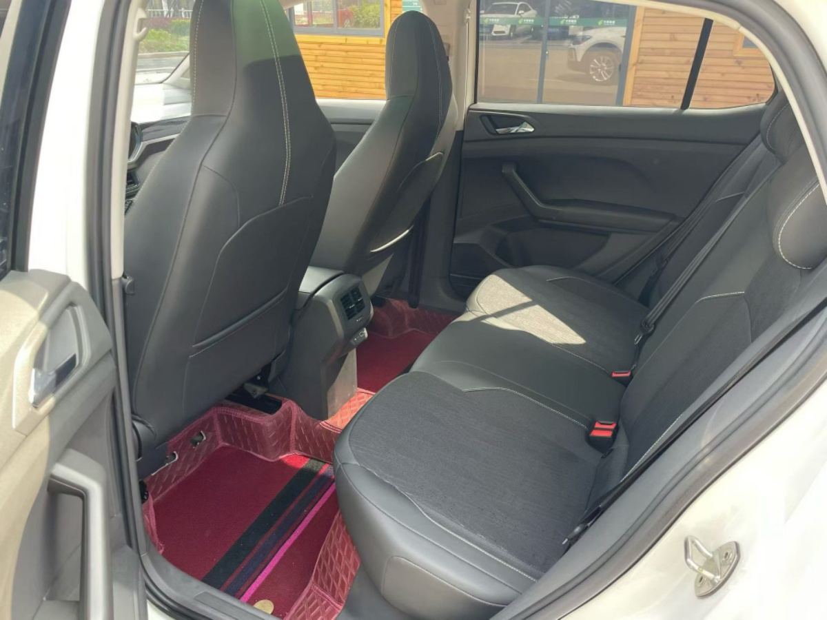 Volkswagen T-Cross 2021 car image #5