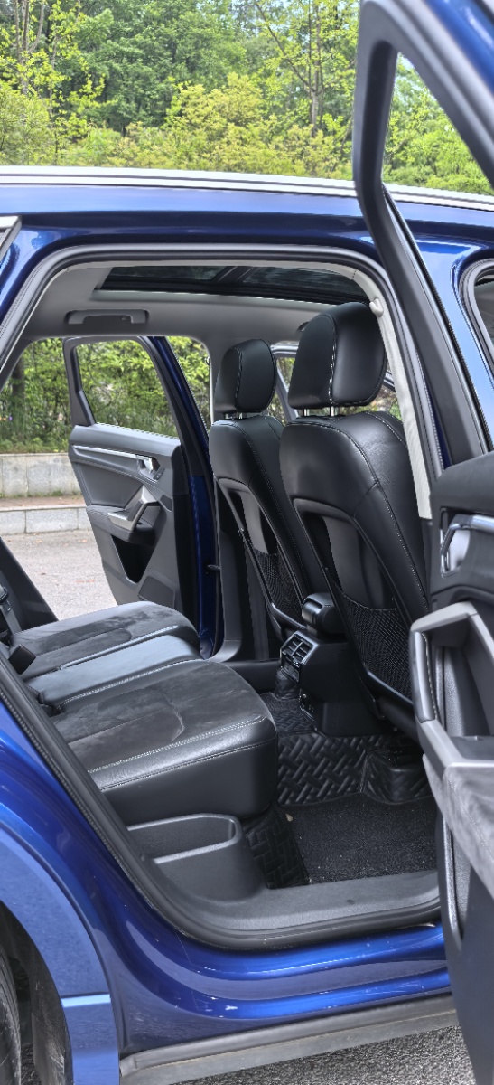 Audi Q3 2020 car image #9