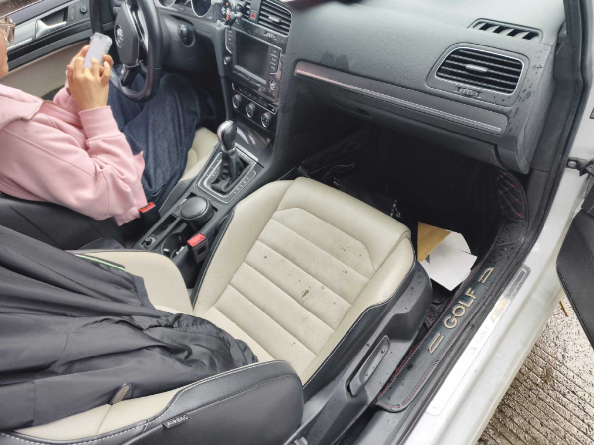 Volkswagen Golf 2017 car image #3