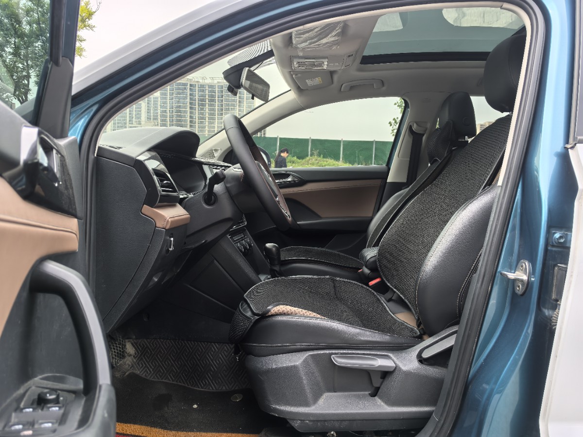 Volkswagen Tharu 2019 car image #11