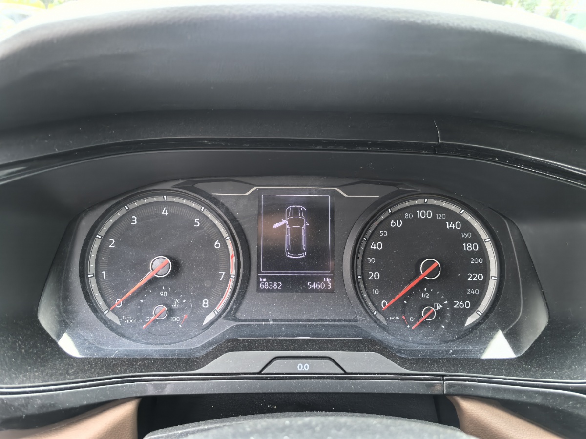 Volkswagen Tharu 2019 car image #9