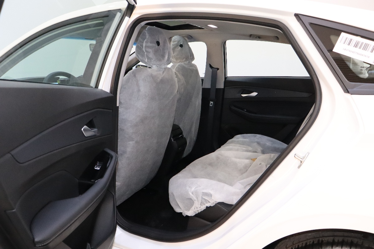 GEELY Binray 2026 image de voiture #6