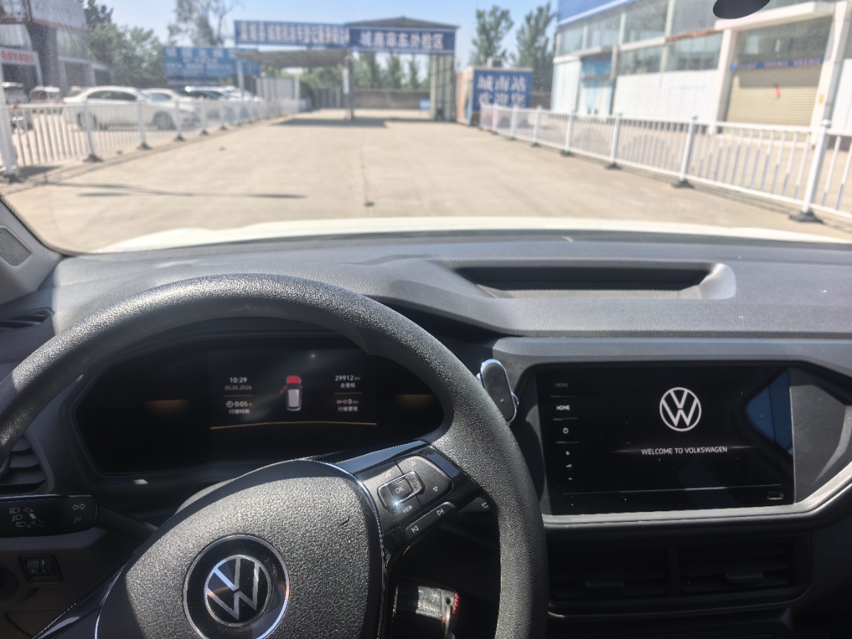 Volkswagen T-Cross 2022 car image #8