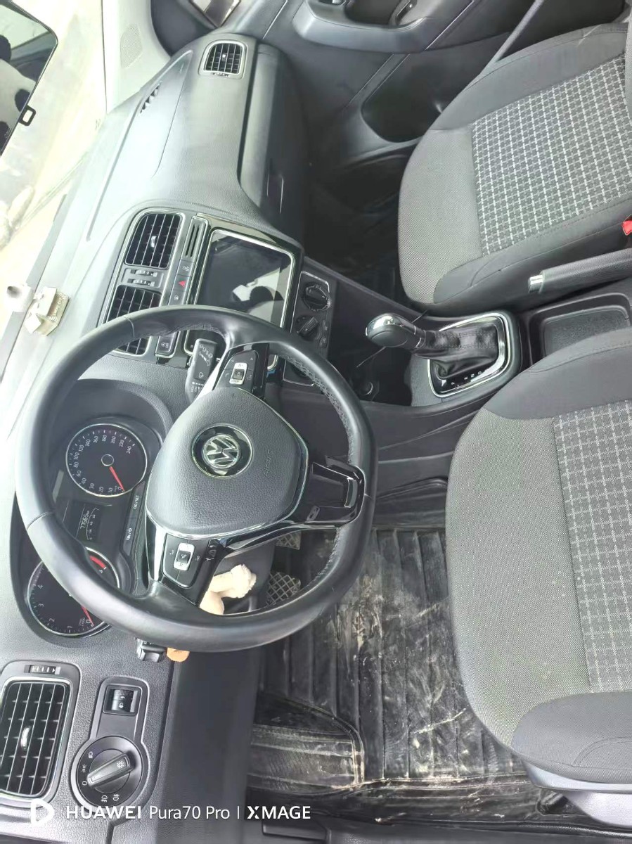 Volkswagen Polo 2019 car image #3