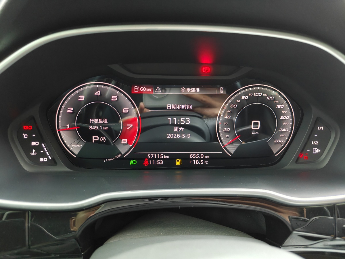 Audi Q3 2022 car image #7