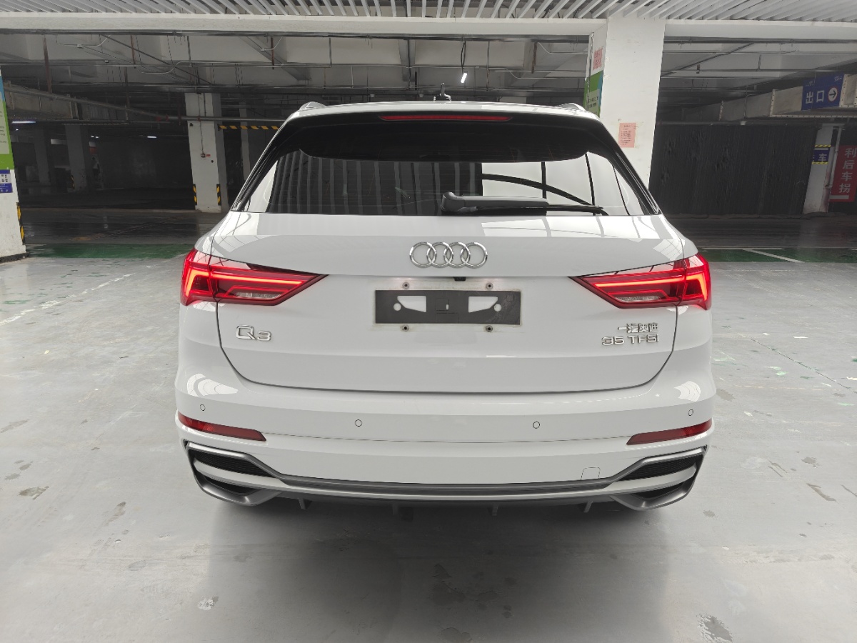Audi Q3 2022 car image #5