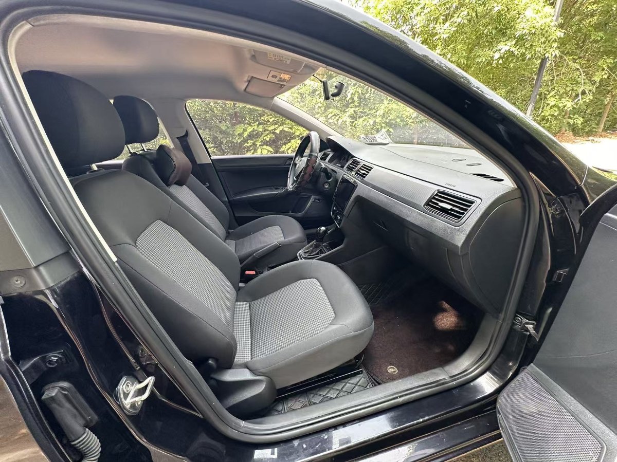 Volkswagen Santana 2020 car image #5