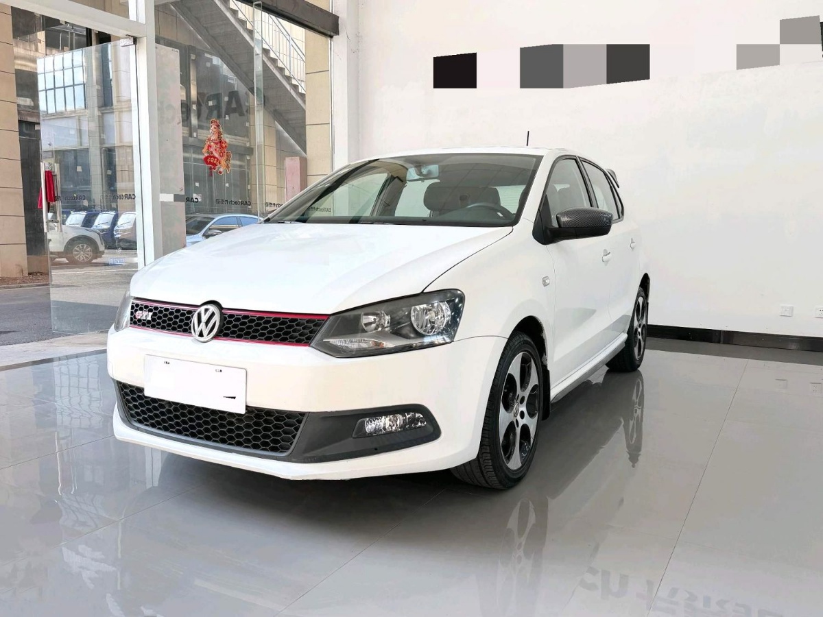 Volkswagen Polo 2016 car image 