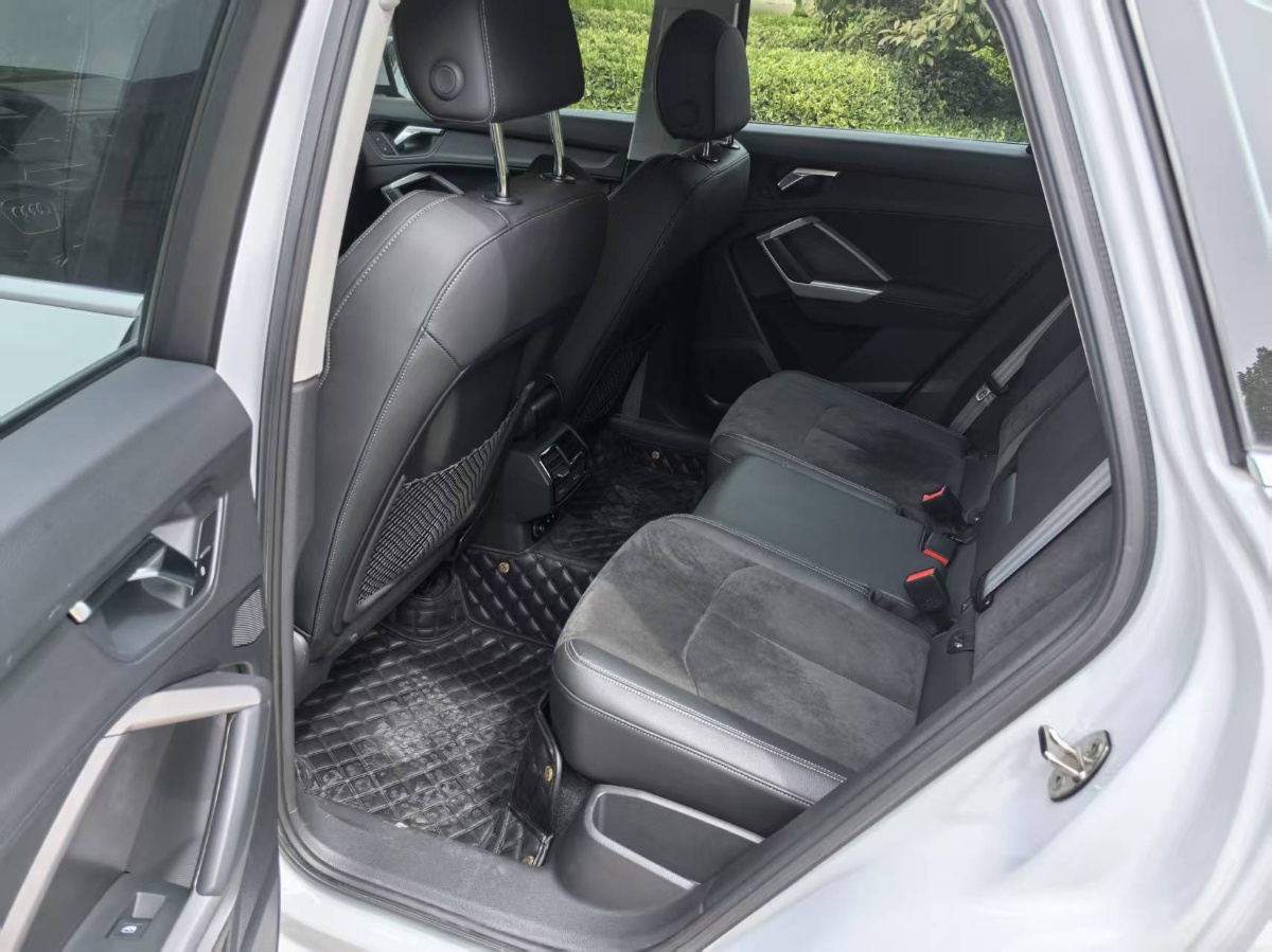 Audi Q3 2022 car image #8