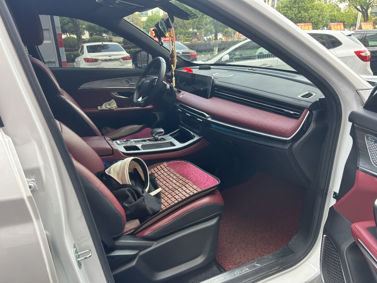 Jetour X70 PLUS 2023 car image #2