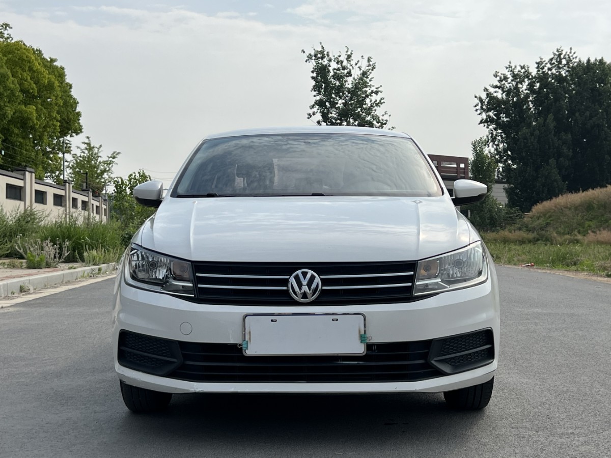 Volkswagen Santana 2019 car image #2