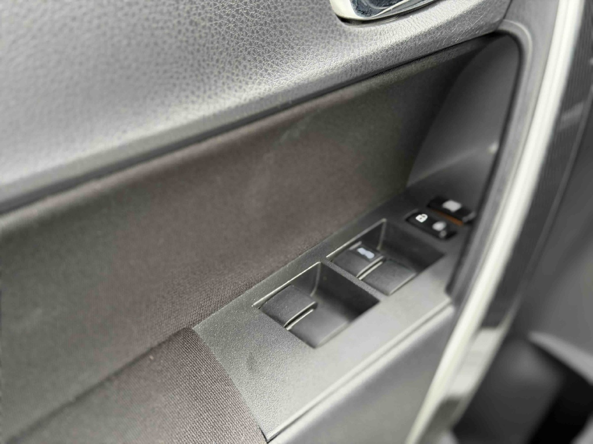 Toyota Corolla 2016 #9 Toyota Corolla 2016 car image #9