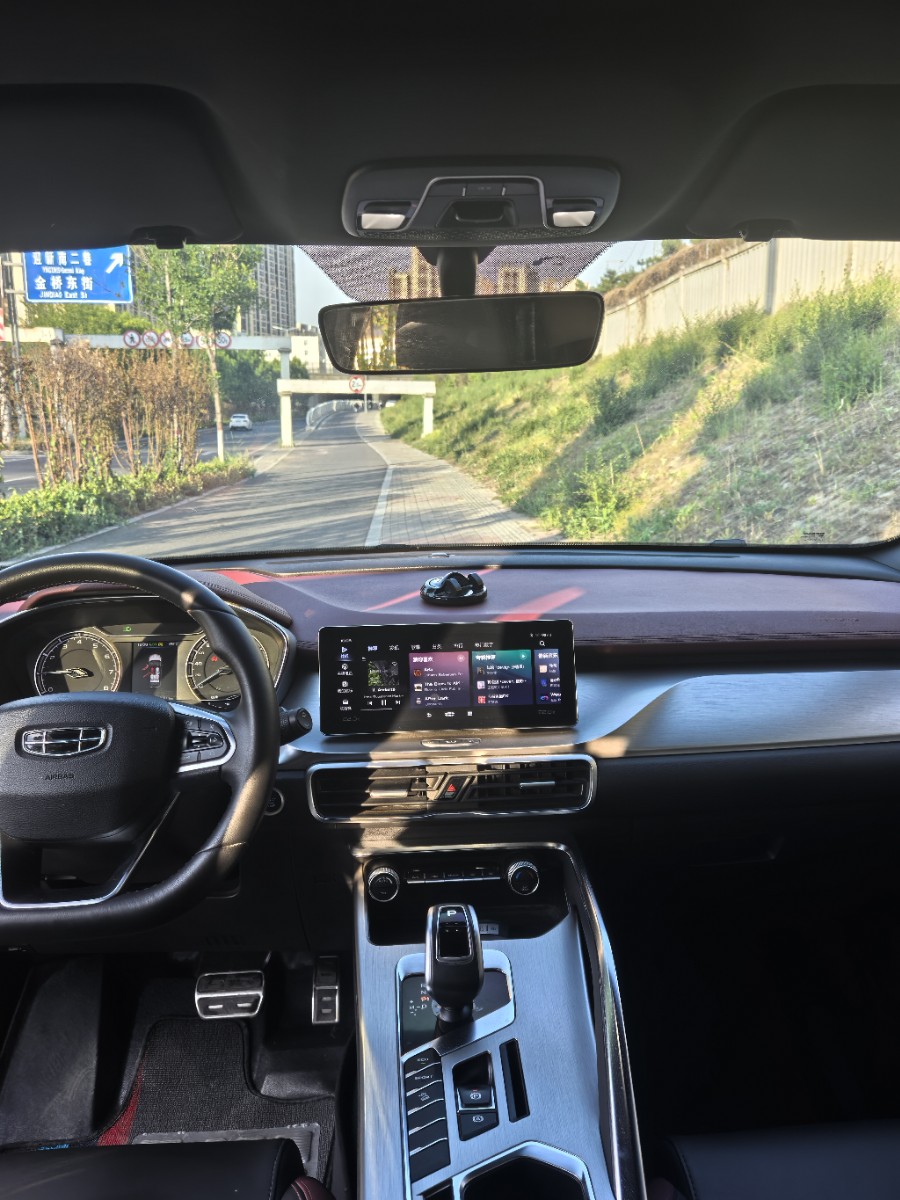 GEELY Coolray 2021 #9 GEELY Coolray 2021 car image #9