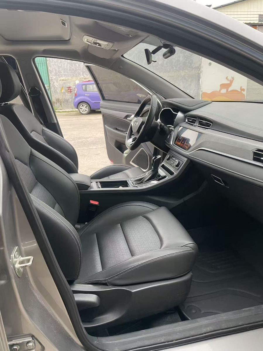 GEELY Emgrand 2021 car image #6