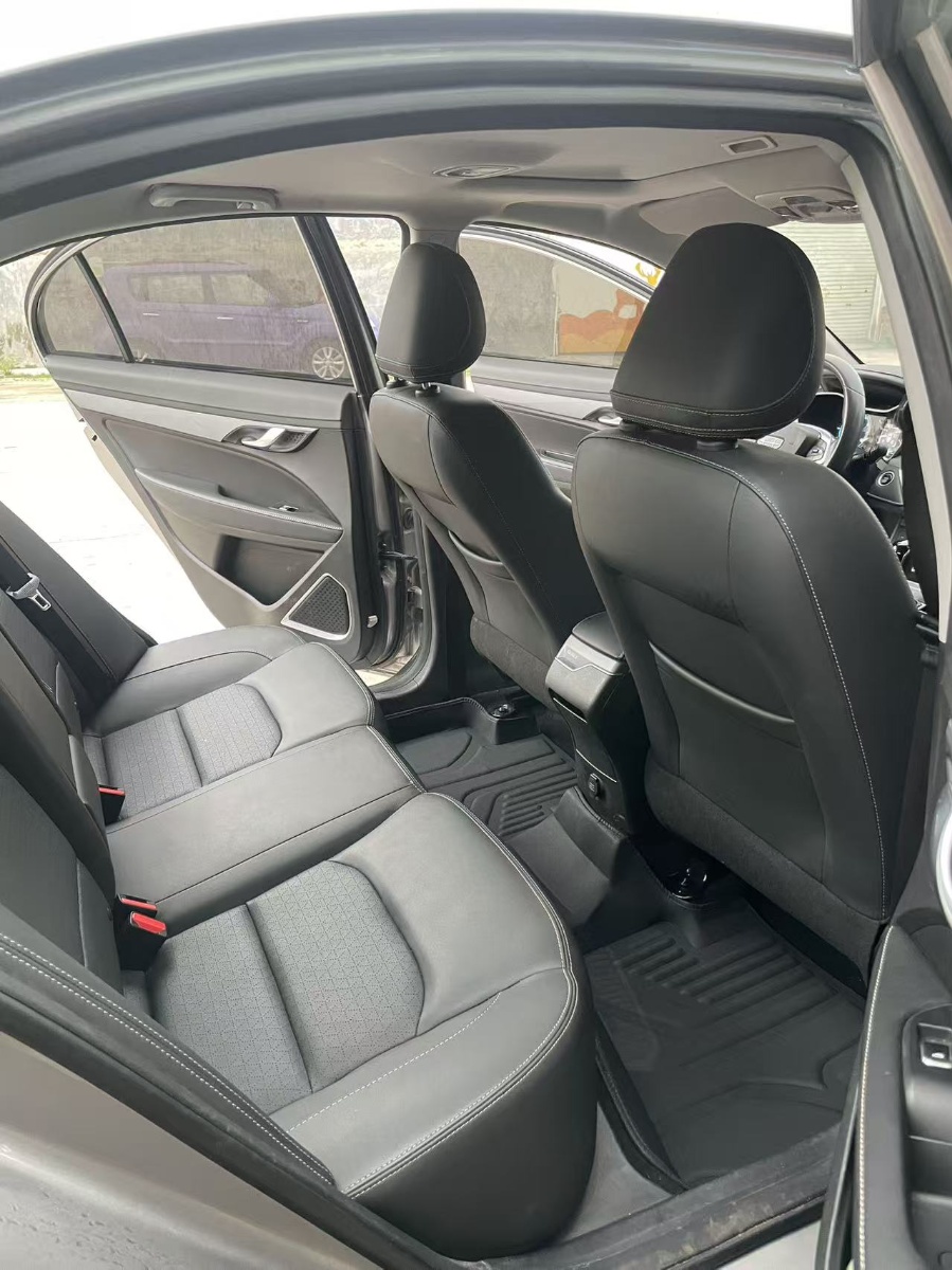 GEELY Emgrand 2021 car image #7
