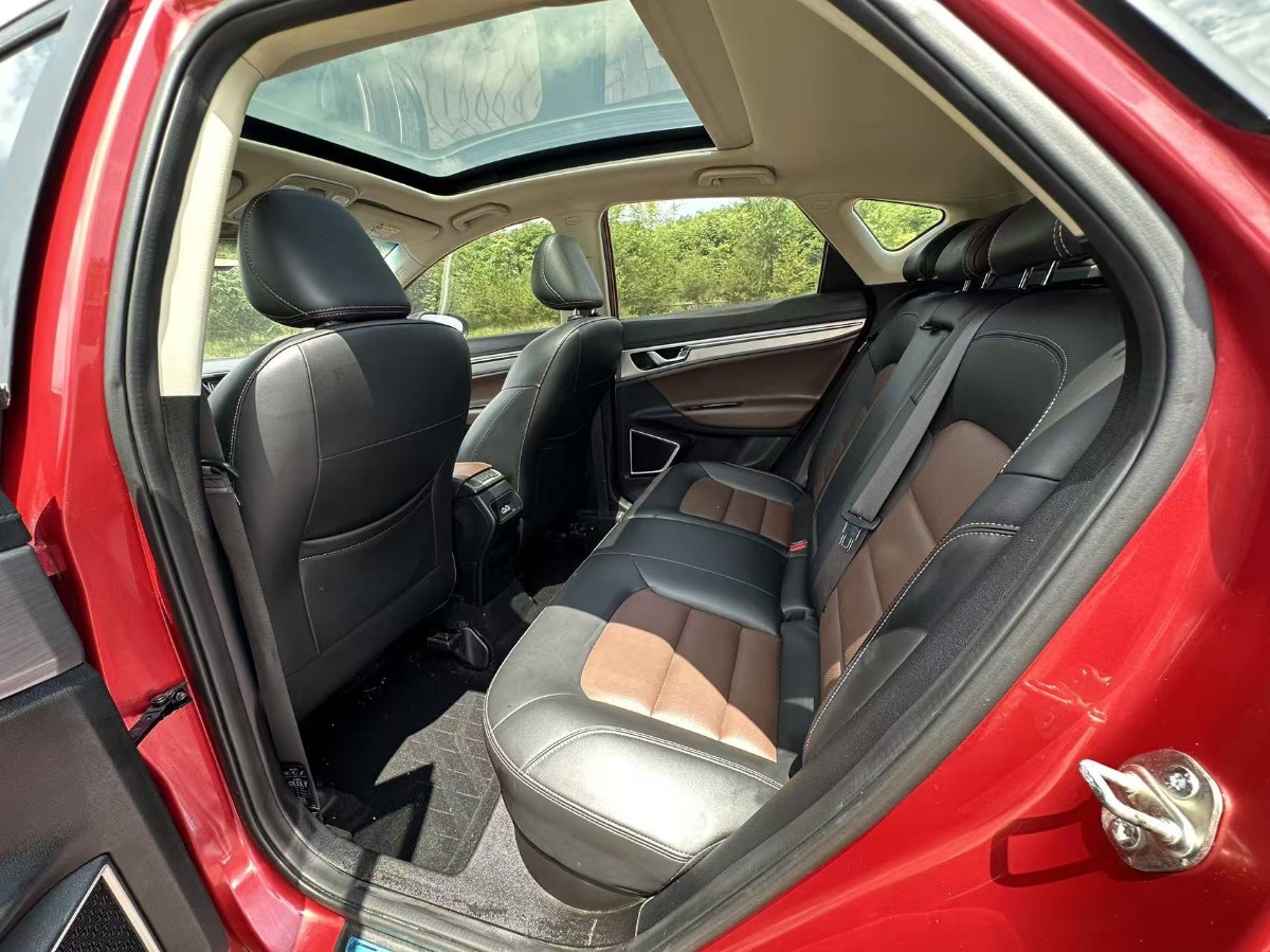 GEELY Emgrand GS 2019 car image #6