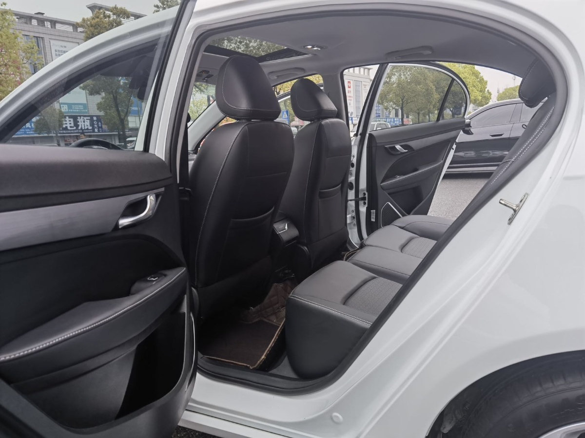 GEELY Emgrand 2022 car image #6