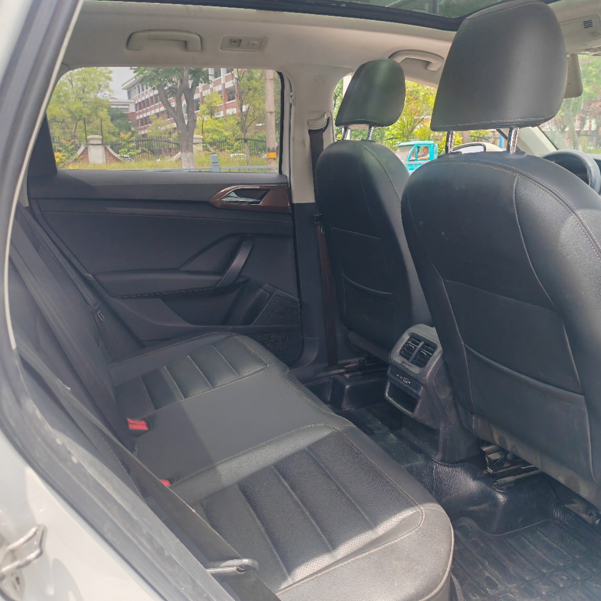 Volkswagen Tharu 2021 car image #6