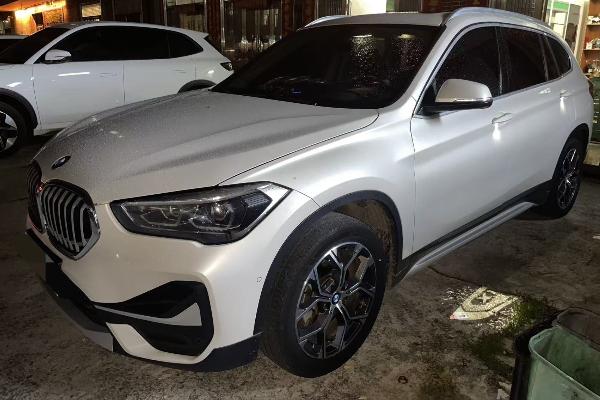 BMW X1 2020 BMW X1 2020 car image