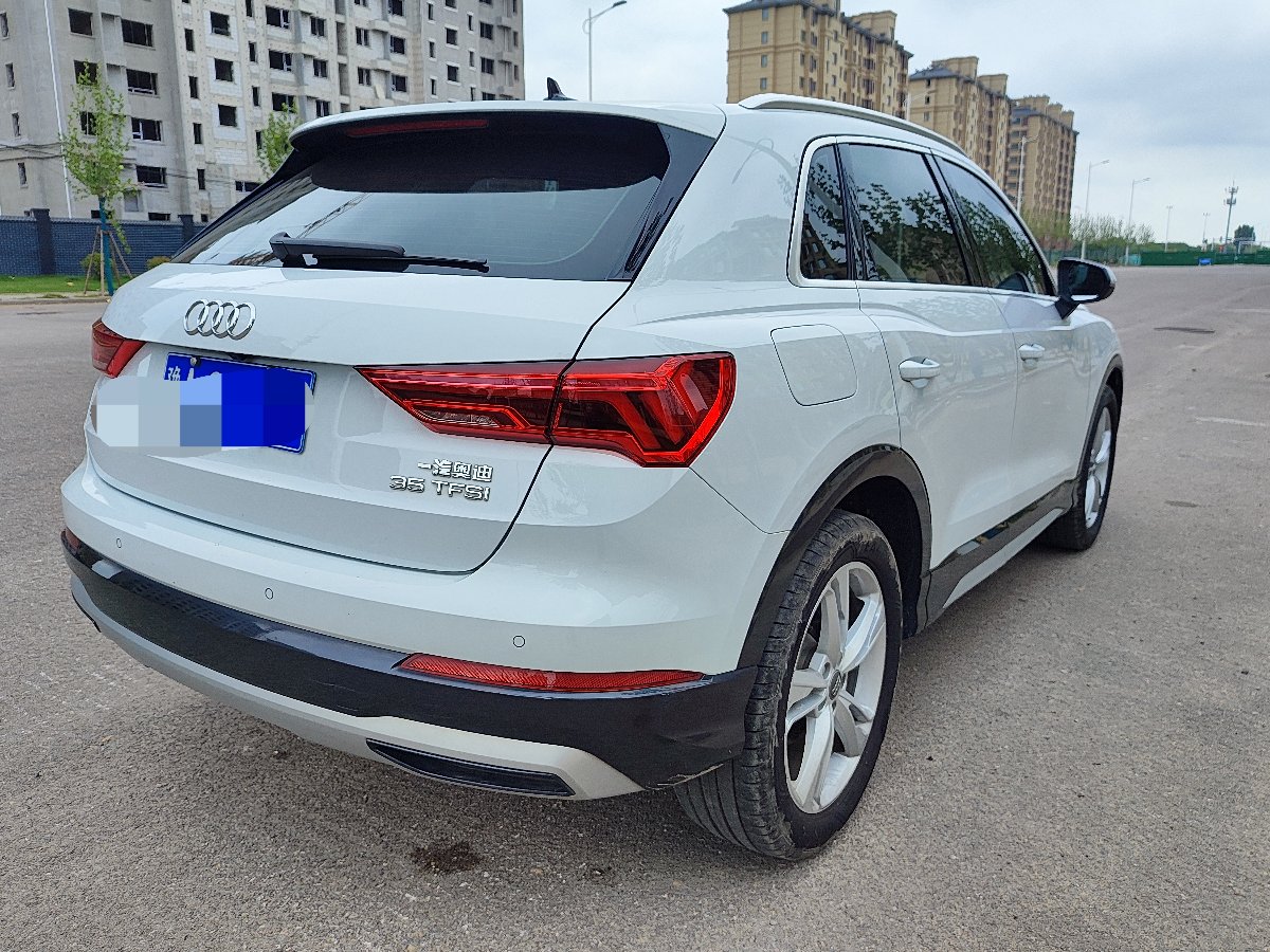 Audi Q3 2020 car image #3