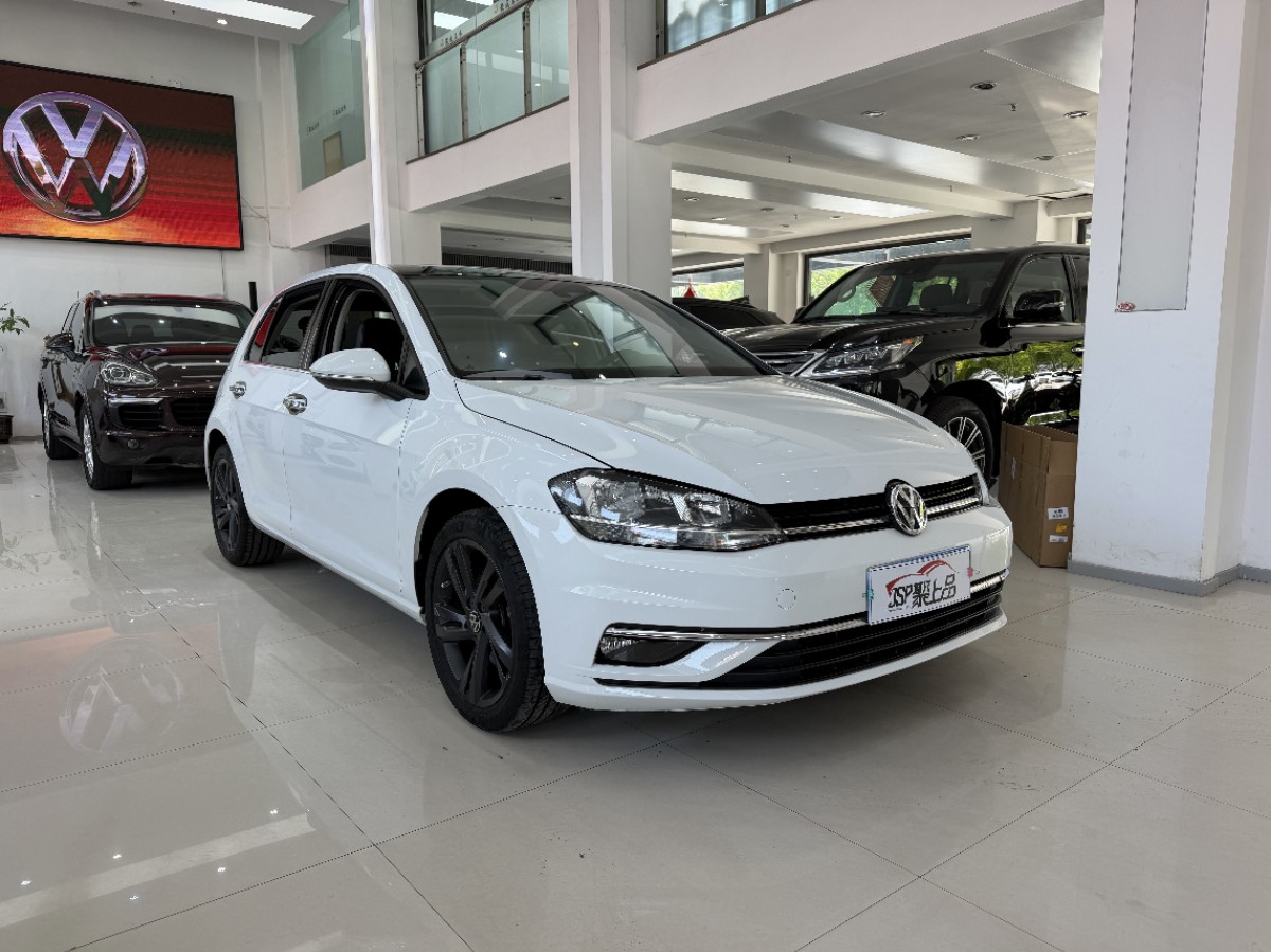 Volkswagen Golf 2018 immagine di auto #2