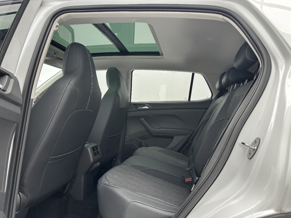 Volkswagen T-Cross 2024 #6 Volkswagen T-Cross 2024 car image #6