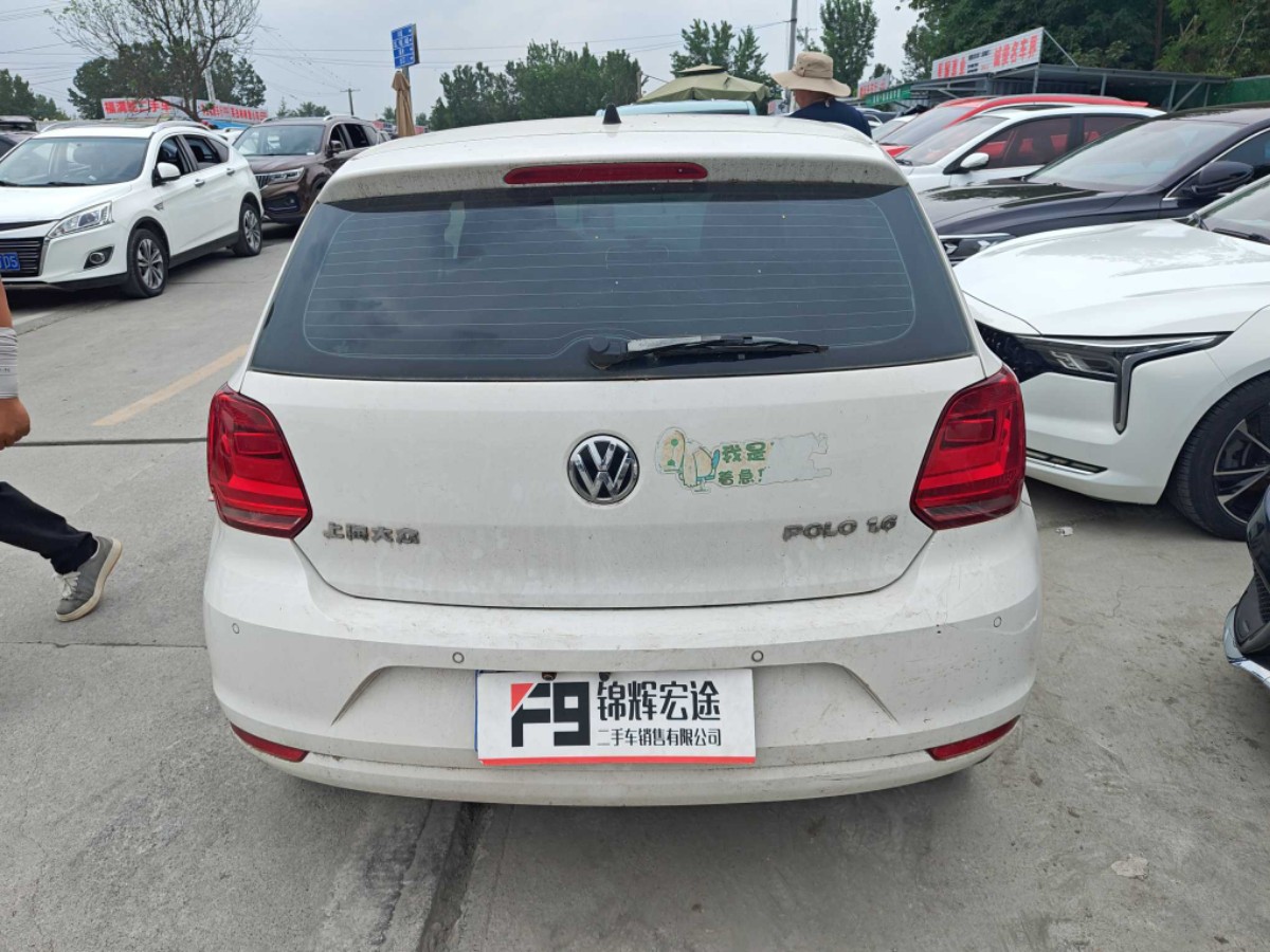 Volkswagen Polo 2015 car image #6