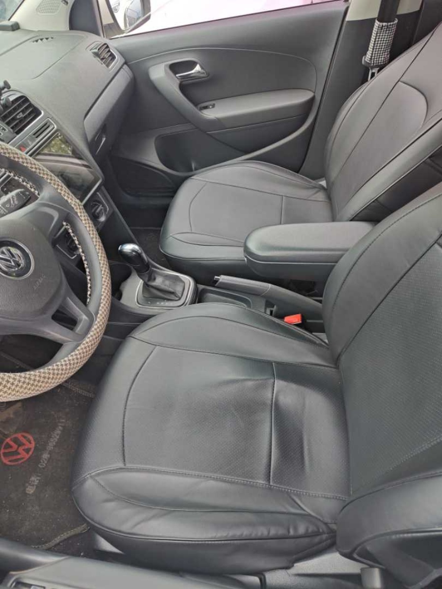 Volkswagen Polo 2015 car image #7