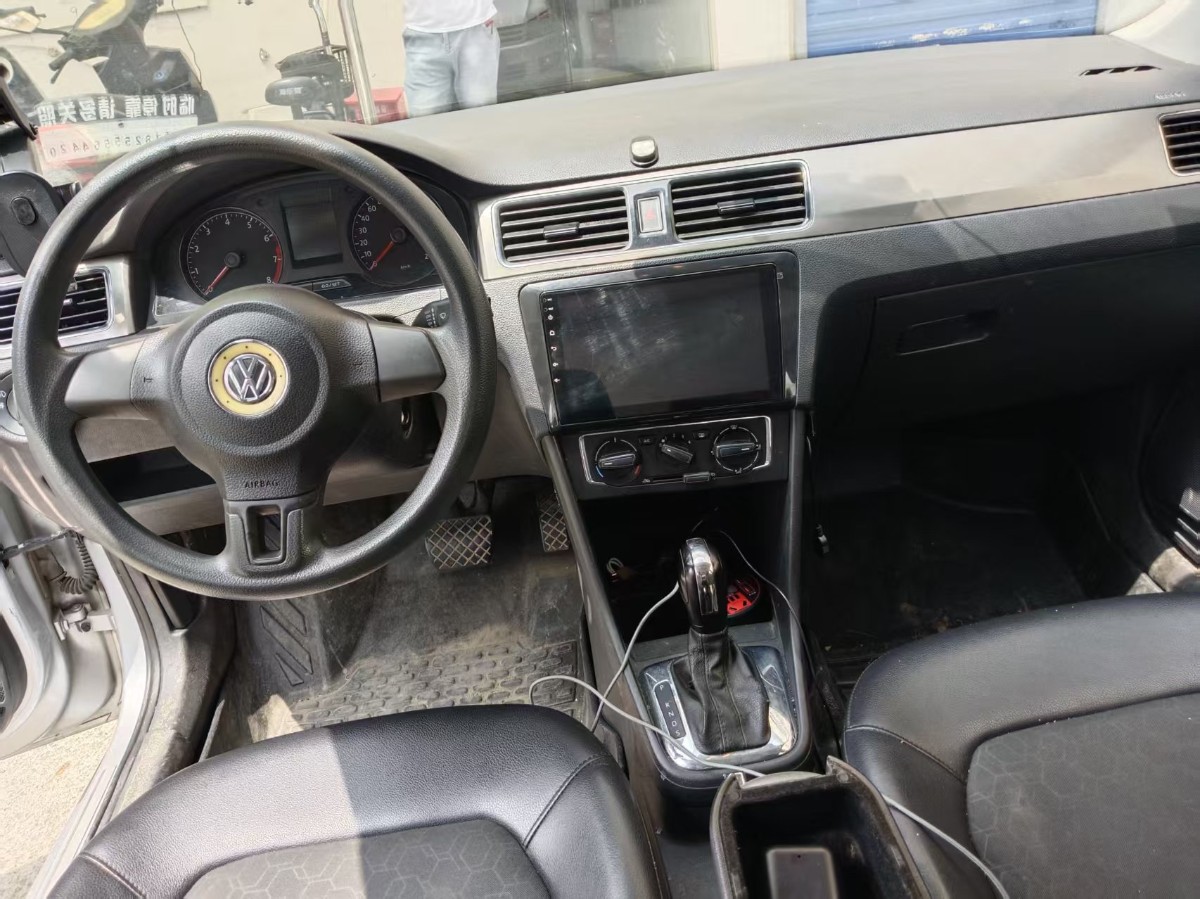Volkswagen Santana 2015 car image #5