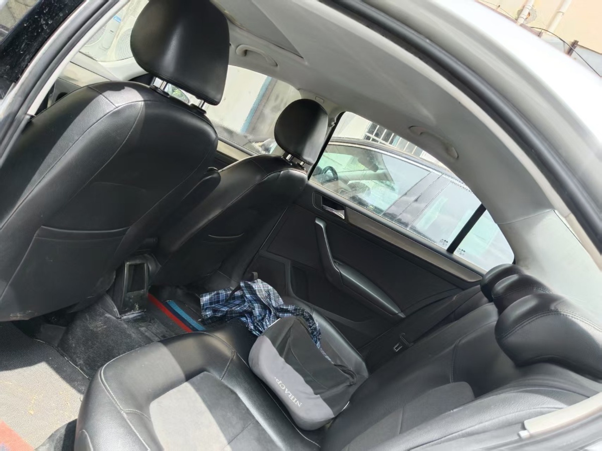 Volkswagen Santana 2015 car image #4