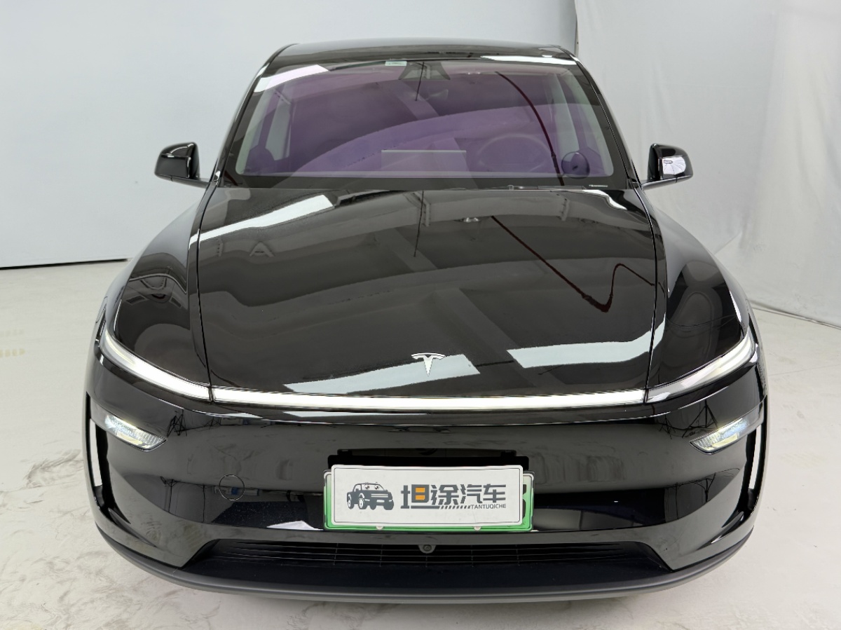 Tesla Model Y 2025 #2 Tesla Model Y 2025 car image #2