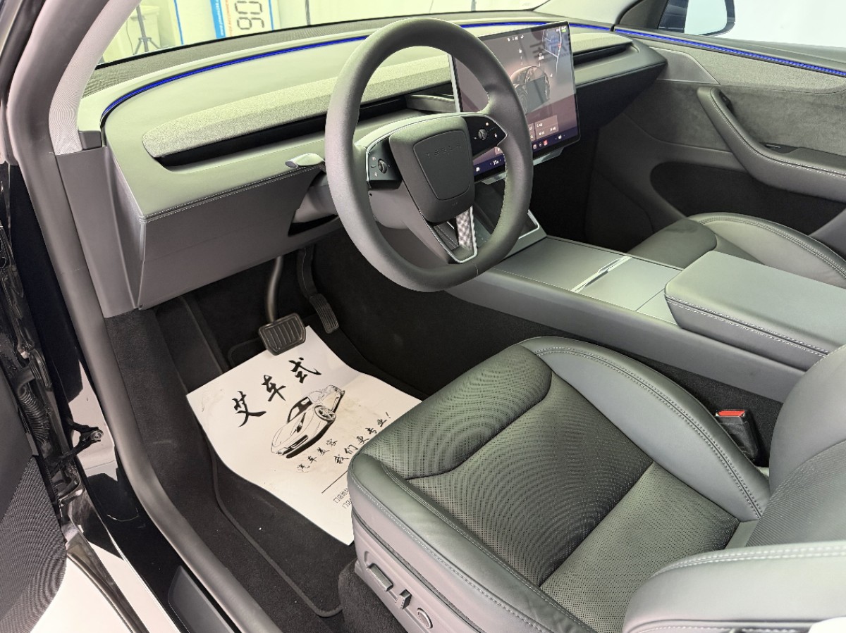 Tesla Model Y 2025 #6 Tesla Model Y 2025 car image #6