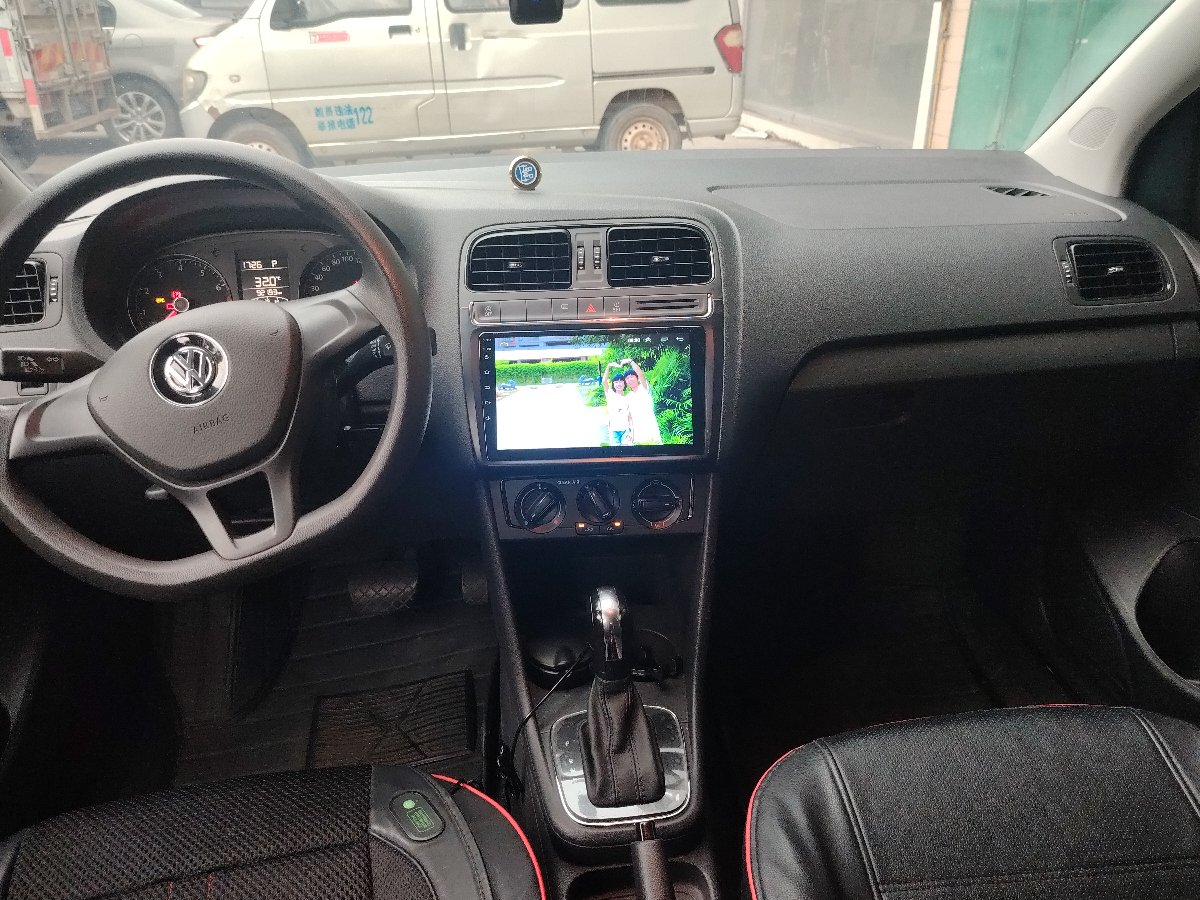 Volkswagen Polo 2018 car image #6