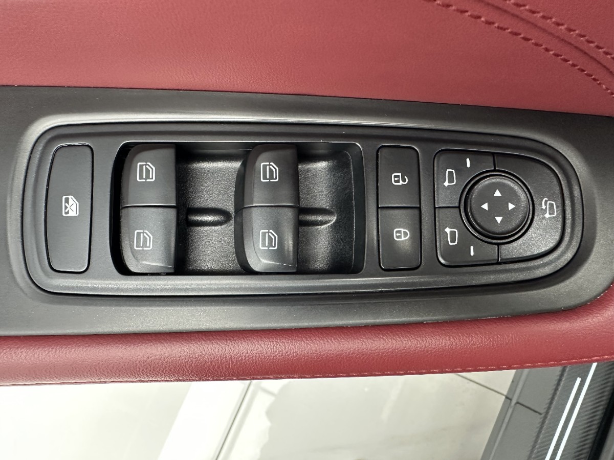 Jetour X70 PLUS 2022 #12 Jetour X70 PLUS 2022 car image #12
