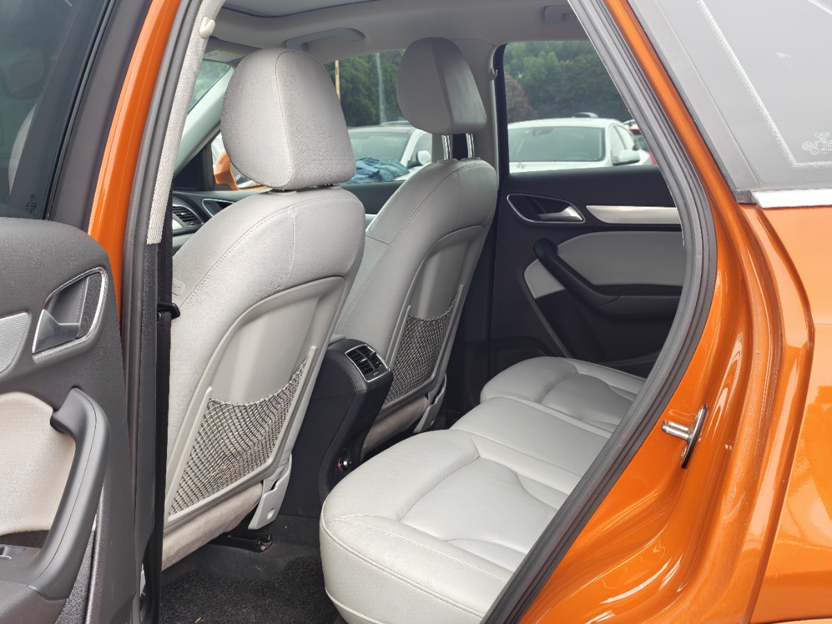 Audi Q3 2016 car image #5