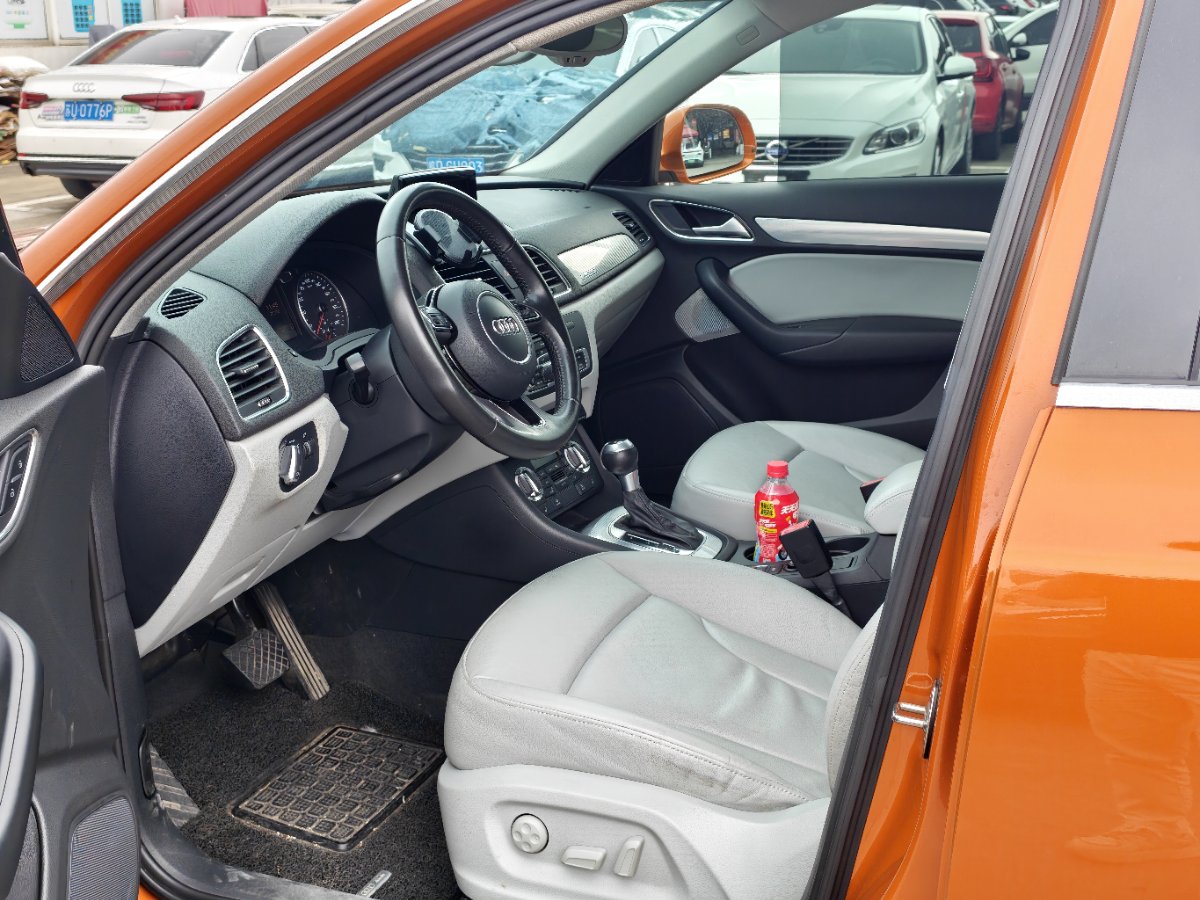 Audi Q3 2016 car image #3