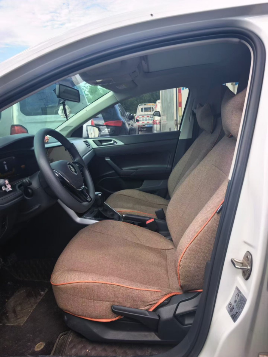 Volkswagen Polo 2023 immagine di auto #2