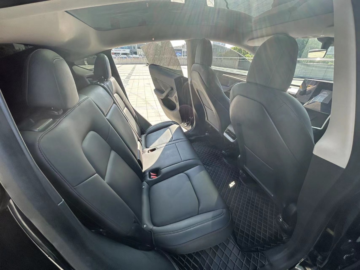 Tesla Model Y 2021 #5 Tesla Model Y 2021 car image #5