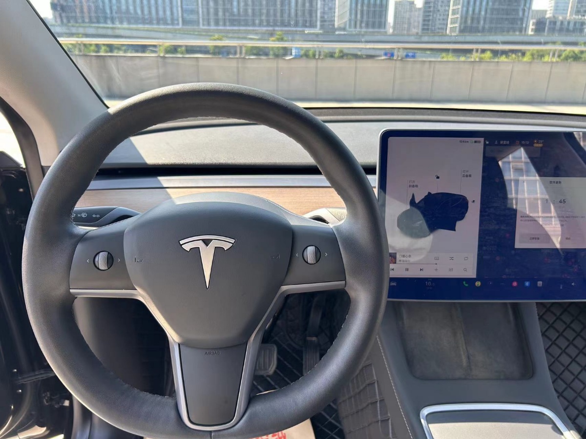 Tesla Model Y 2021 #14 Tesla Model Y 2021 car image #14