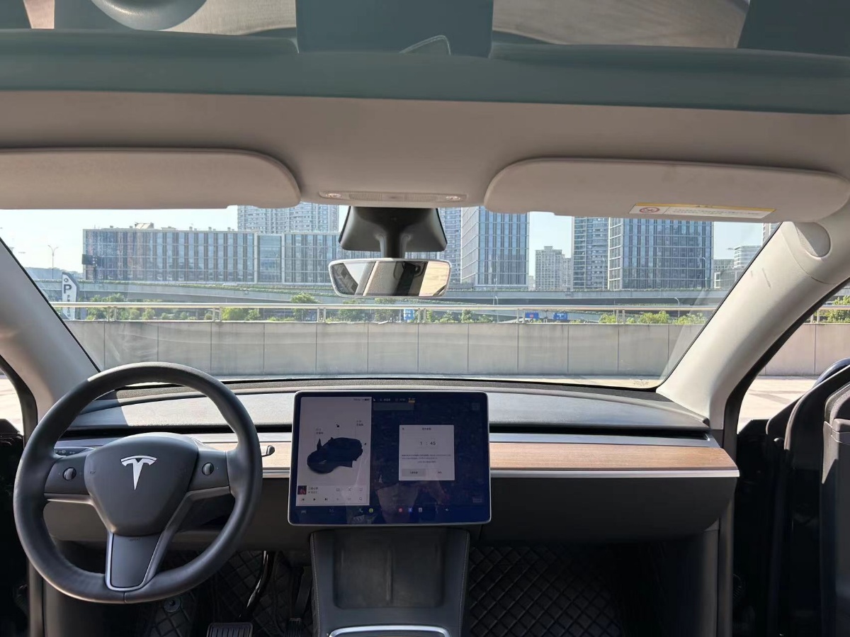 Tesla Model Y 2021 #13 Tesla Model Y 2021 car image #13