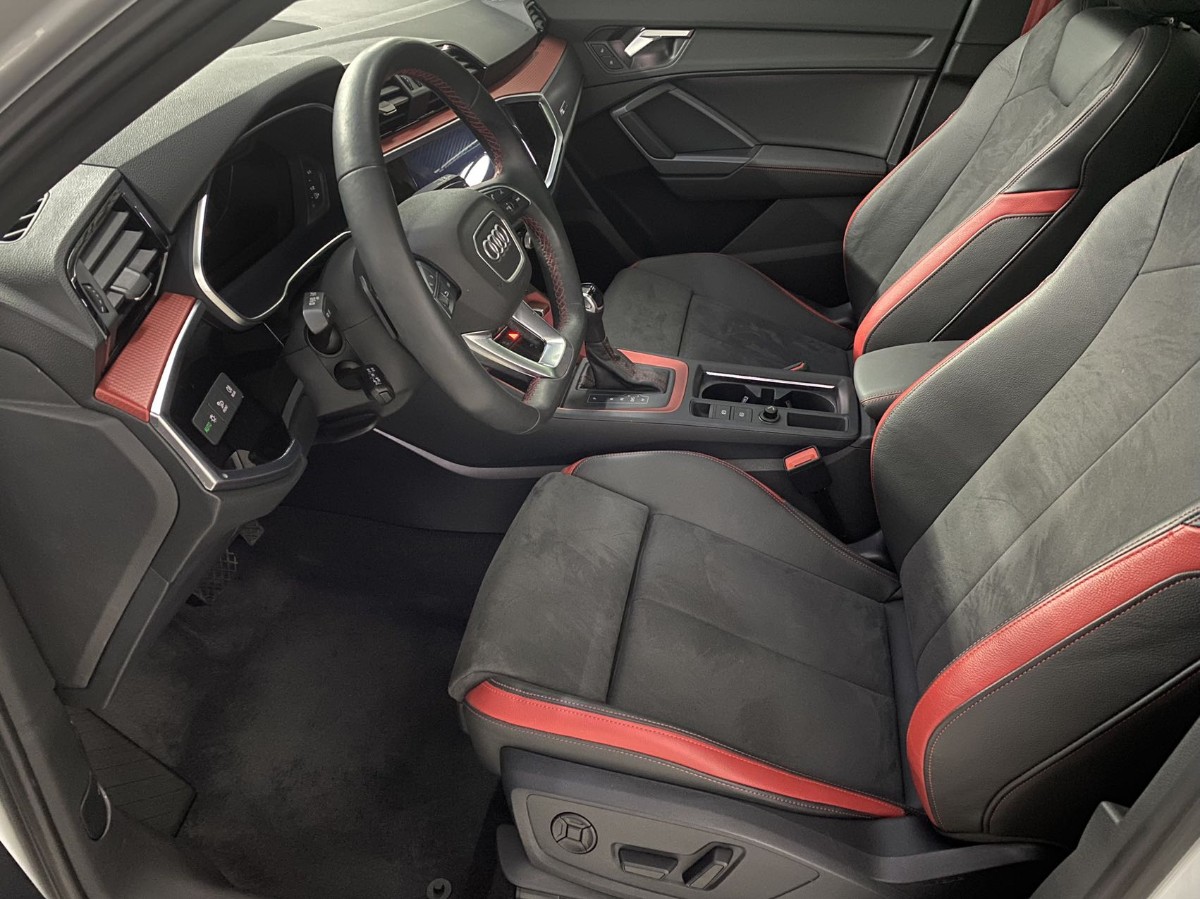 Audi Q3 2022 car image #8
