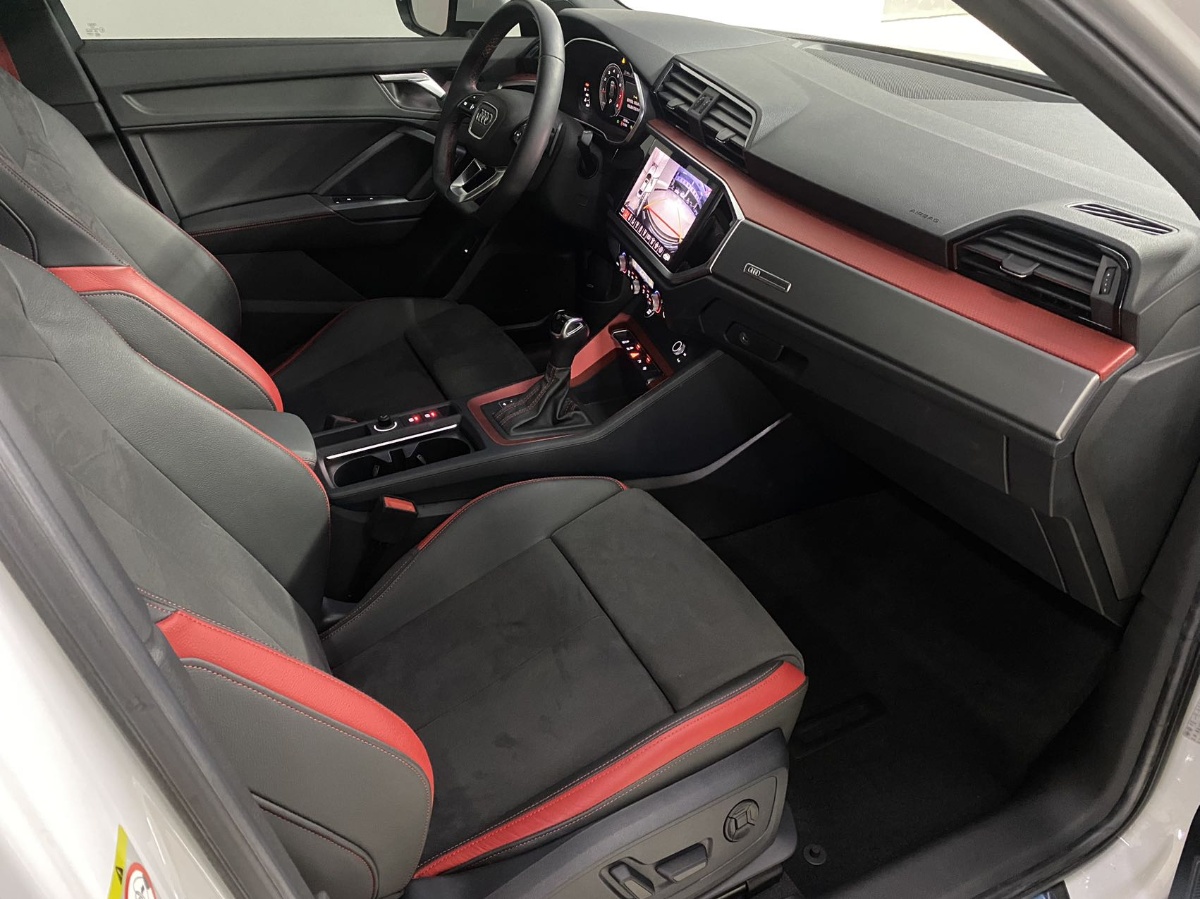 Audi Q3 2022 car image #12