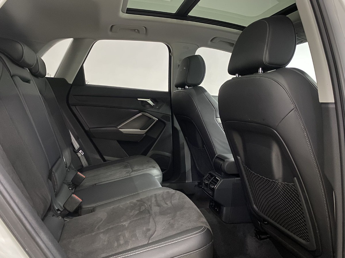 Audi Q3 2022 car image #12