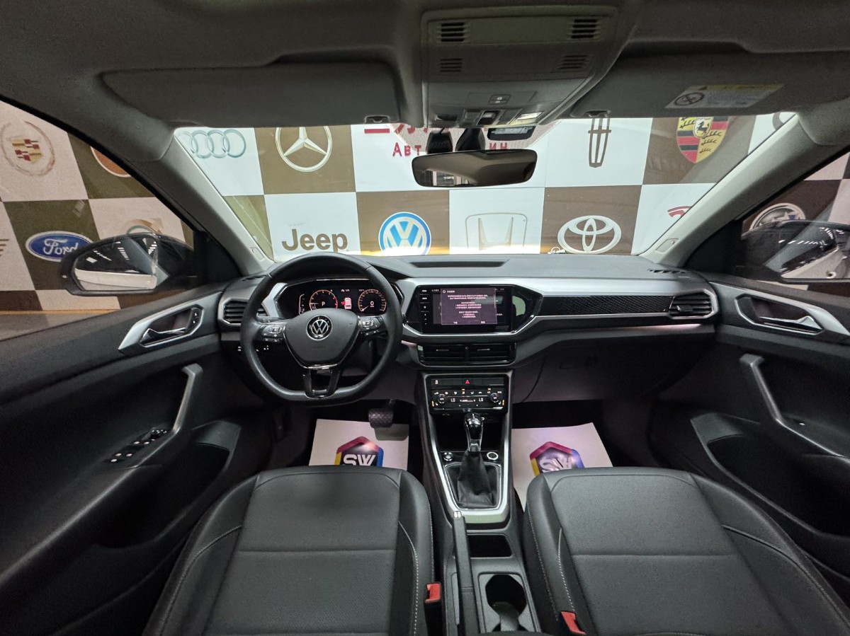 Volkswagen T-Cross 2022 car image #9
