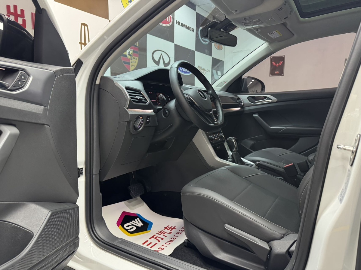 Volkswagen T-Cross 2022 car image #8